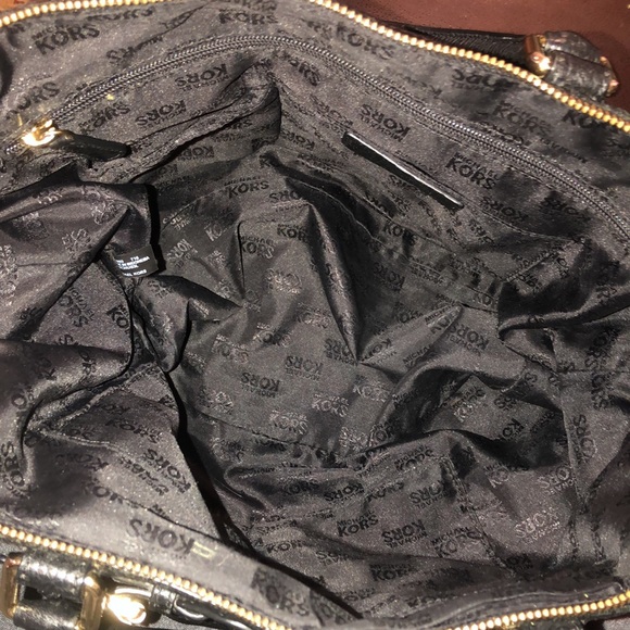 MICHAEL KORS Tumbled Black Leather Crossbody Satchel - Picture 17 of 17